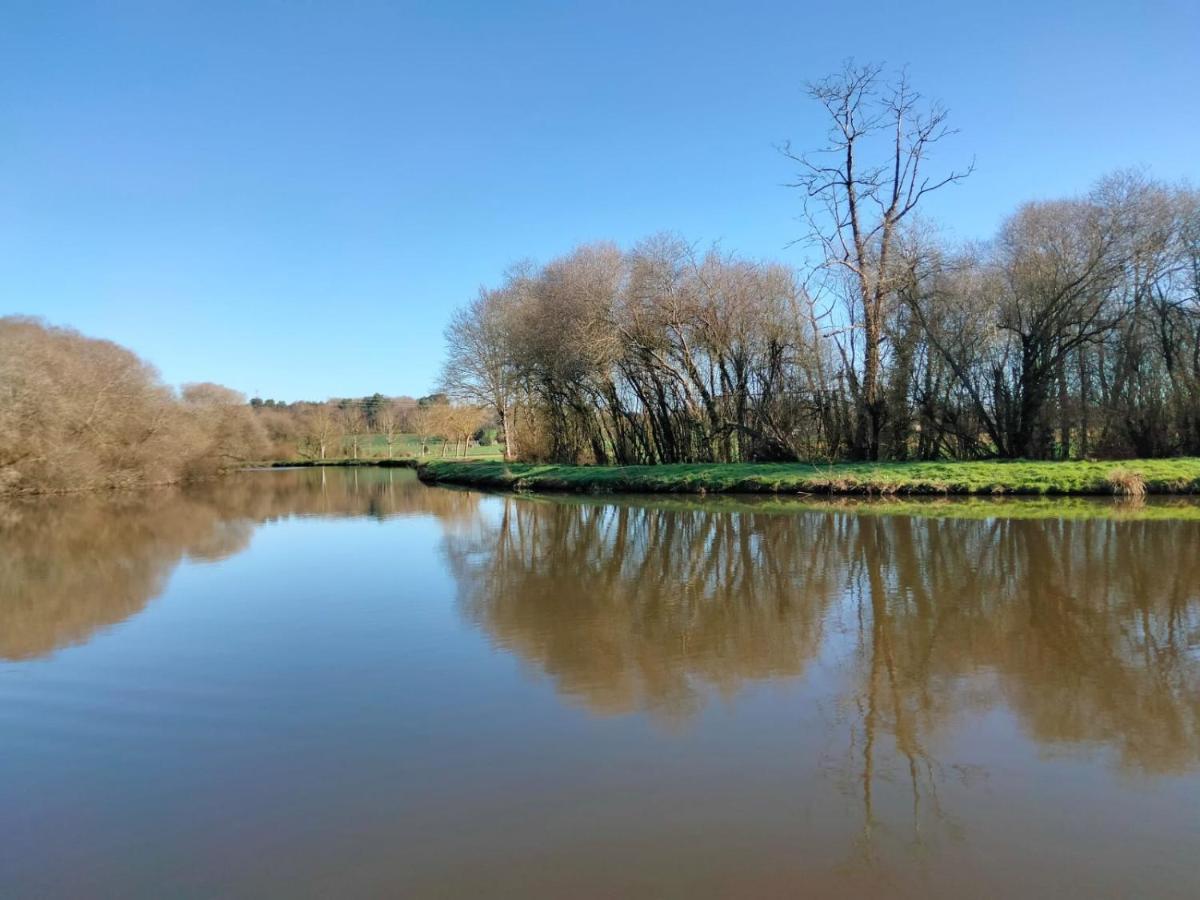 Hébergement canal Val D'Oust Extérieur photo