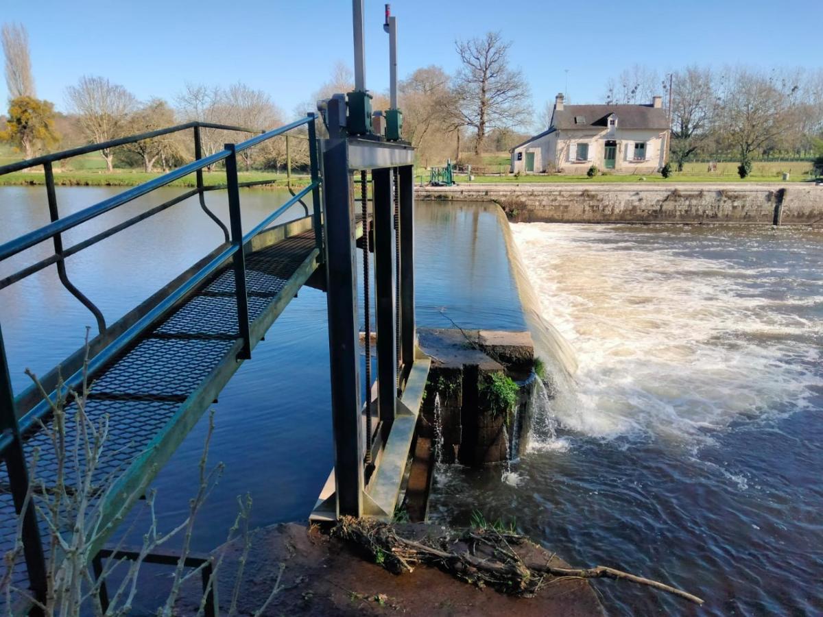 Hébergement canal Val D'Oust Extérieur photo